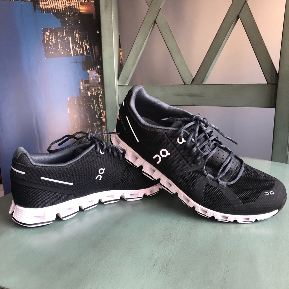 On Cloud women’s 7.5